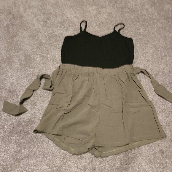 ❄3/$26 Xmas sale❄ NWOT skorts, romper Jumpsuit - Picture 1 of 6